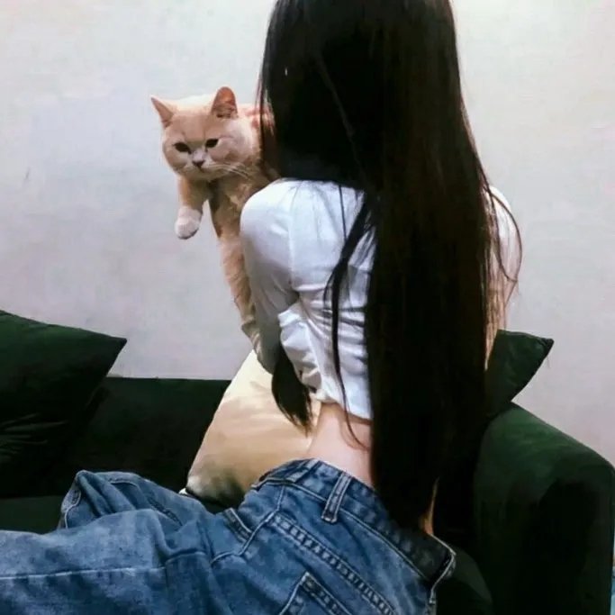 隔壁的吸血鬼美眉